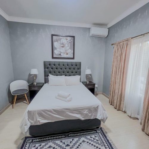 la_bronze_deluxe_room