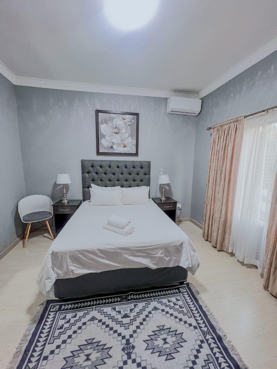 la_bronze_deluxe_room